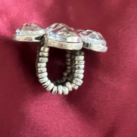 Large Faux Gemstone Elastic Band Cocktail Ring - Picture 3 of 3